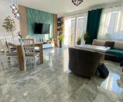 Nowoczesny dom szeregowy z pompą ciepła i fotowoltaiką – Dąbrowa k. Opola